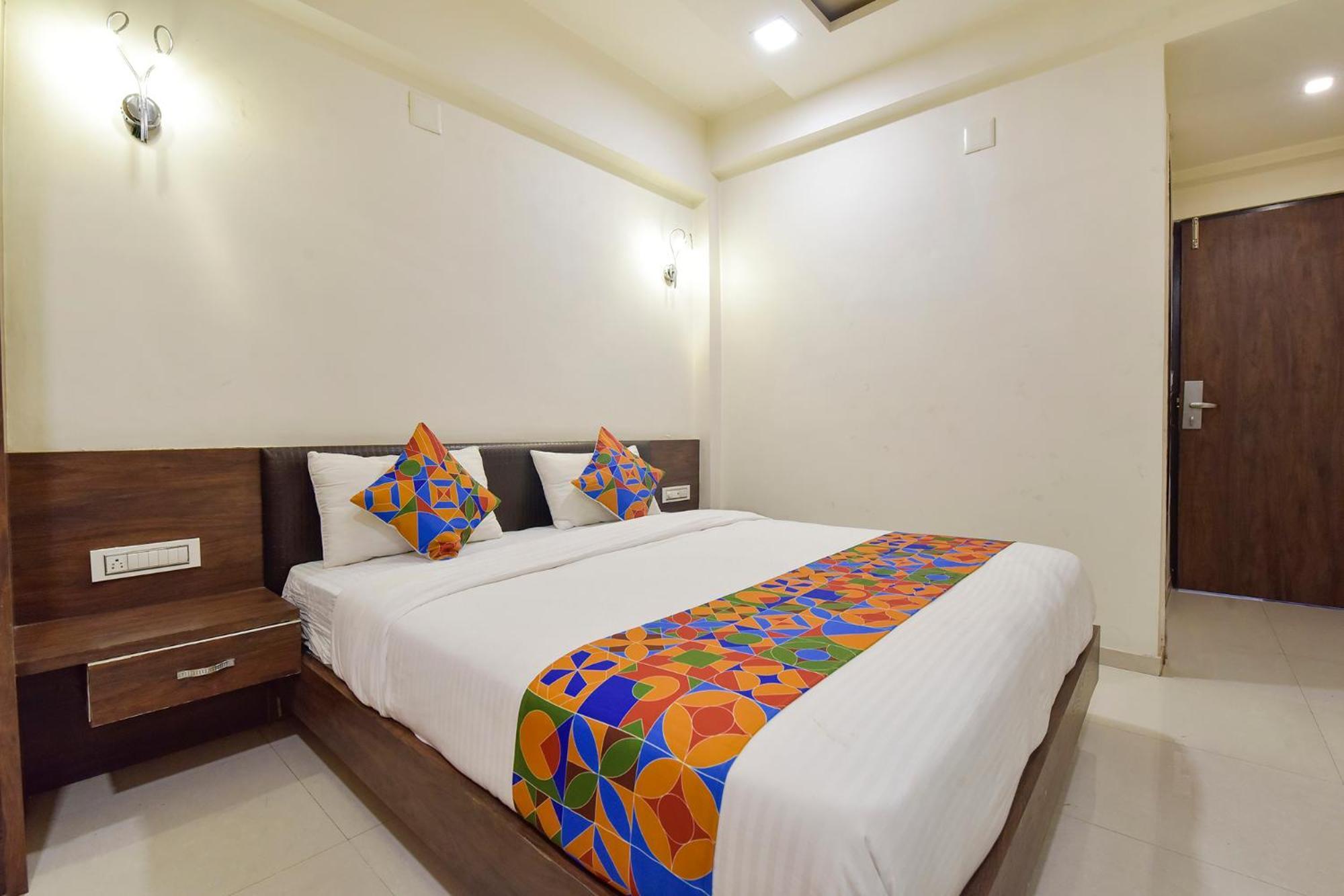 Fabhotel A1 Plaza Ахмедабад Экстерьер фото