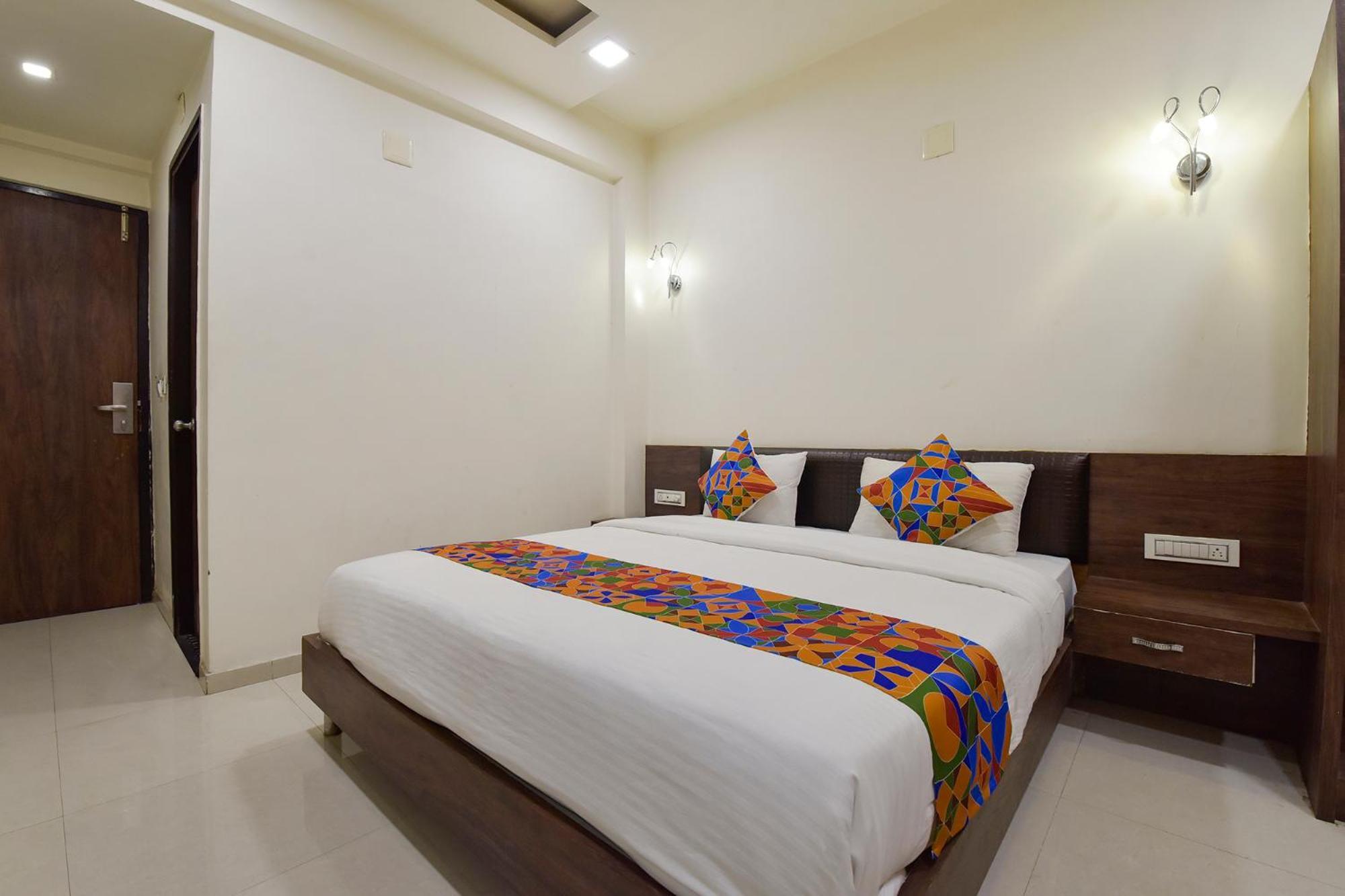Fabhotel A1 Plaza Ахмедабад Экстерьер фото