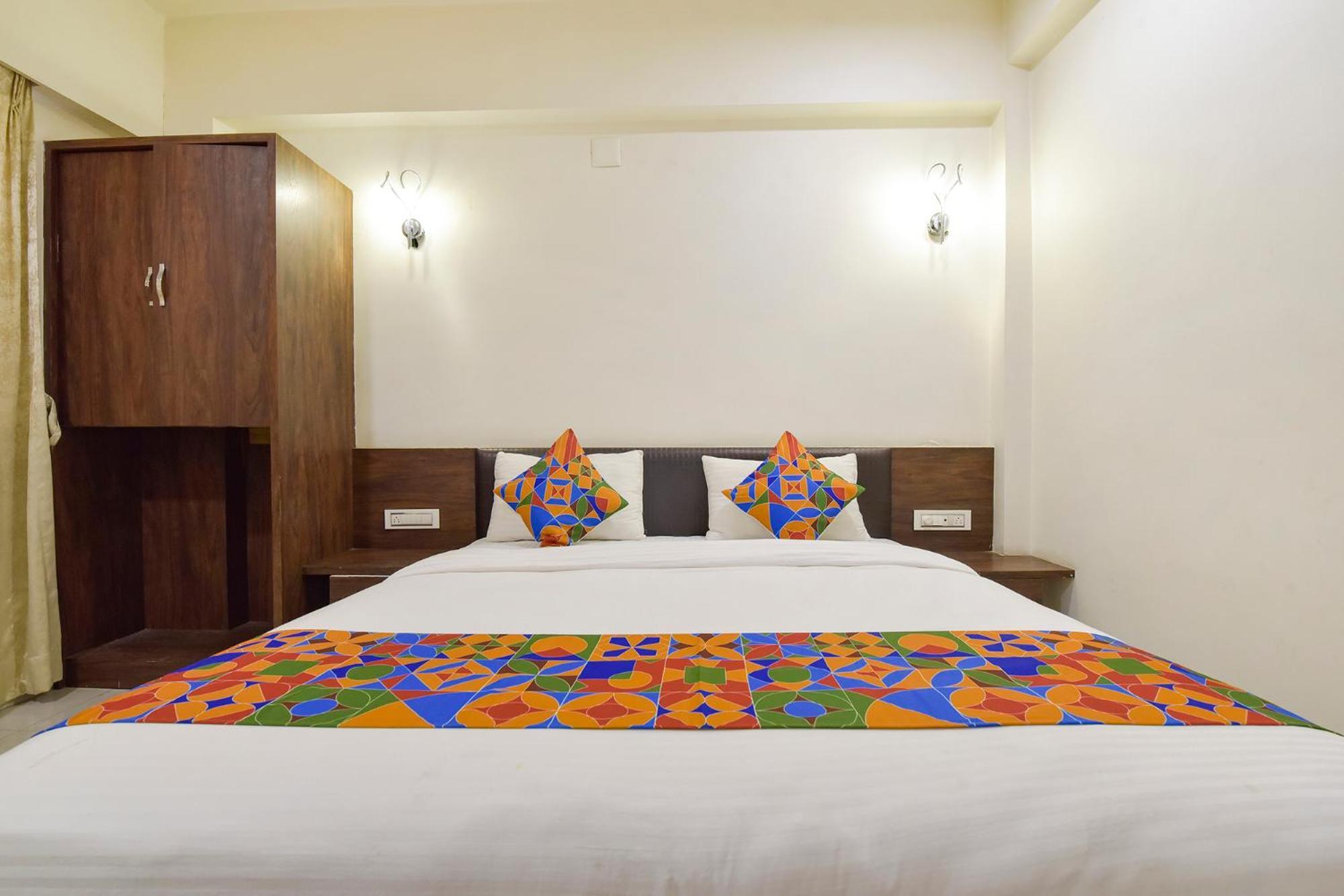 Fabhotel A1 Plaza Ахмедабад Экстерьер фото